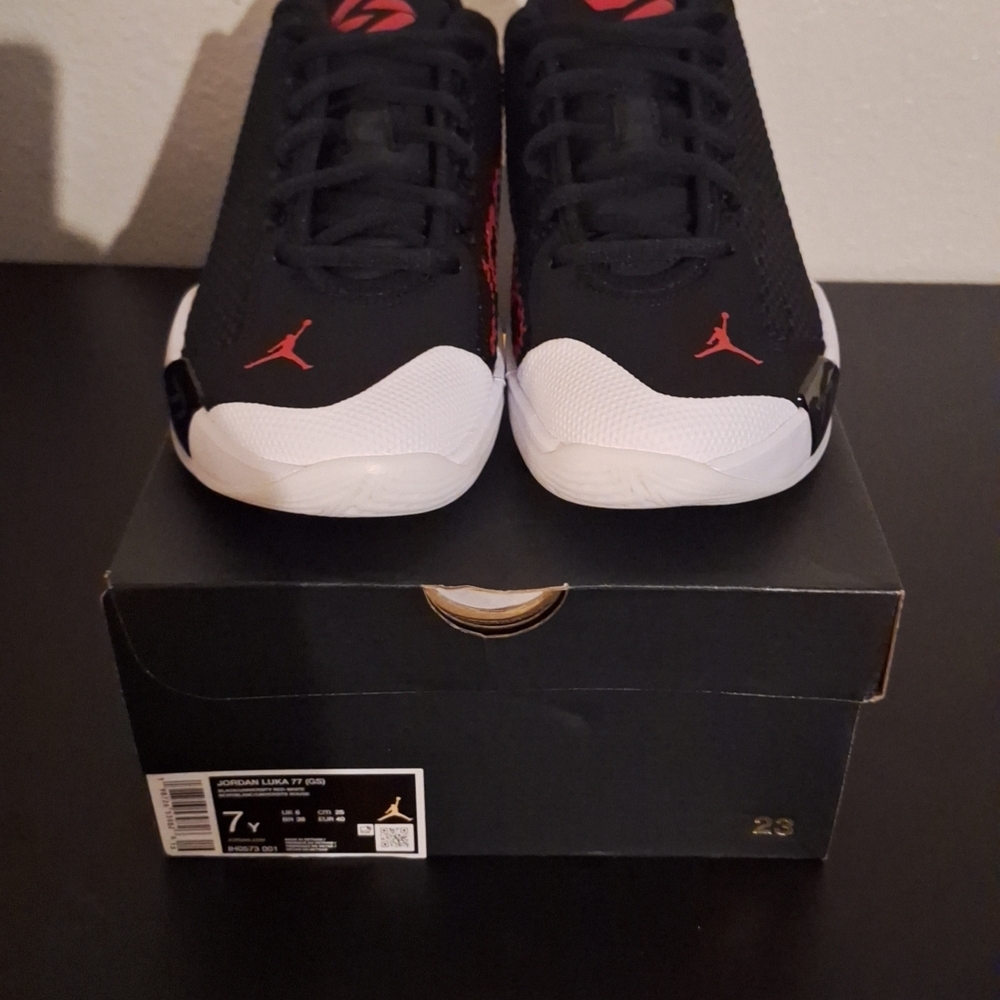 Jordan LUKA 77 Black/White/Red Low-Top Basketball Shoes